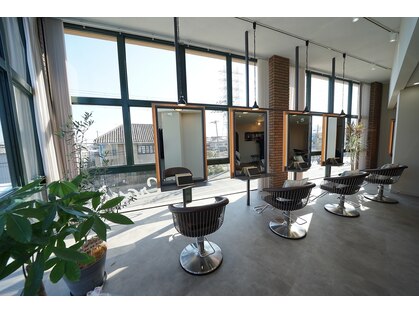 クレイン バイ パプスドコワフュール 宝塚中山寺(Crane by Pap'sde coiffeur)の写真
