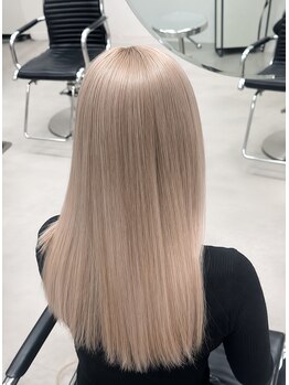 ルィ 名古屋栄(llwy)の写真/ハイトーンをもっと自由に。ケアブリーチ×Aujuaで理想の艶髪へ♪髪質改善/ブリーチなしダブルカラー/栄