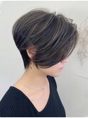 【白髪ぼかし】前下がりくびれショート×立体感ハイライトカラー