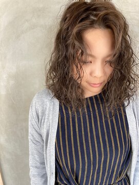 ユニカ(UNIKA) くるくるパーマ×アッシュベージュ