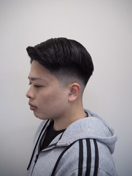 ヘアークラブ セシカ ７：３　ローフェード　/バーバー/久留米