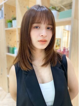 ガーデンヨコハマエスト(GARDEN YOKOHAMA est) 顔まわりレイヤー　ストレートヘア　ミディアム　メルティカラー