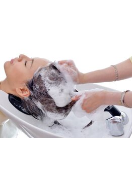 【豊中】《疲労回復/血行促進》様々な頭皮のお悩みや心身の疲れを緩和したい方はヘッドスパがオススメ！◎