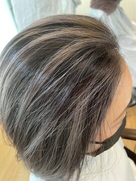 ブリッツ レボ(BLITZ-REVO) 着物ヘア/ダークアッシュ/ミディアムレイヤーカット/柏駅