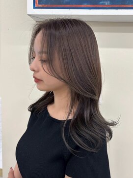 ザシェノンウメダ(THA CHAINON UMEDA) イメチェン/ピンクベージュ/アンブレラカラー/前髪/心斎橋