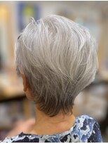 メゾンブラン 川西阪急店(Maison Blanc)&nbsp;ホワイトヘアー×ショート