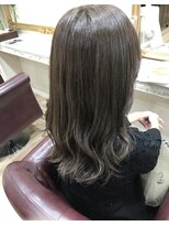 ルッソカナン(Lusso canaan) カーキグレージュで大人っぽく!