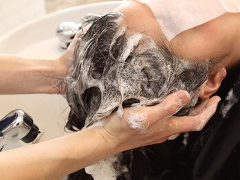 シャンプーキング(Shampoo king)の写真/《話題のマイクロスコープ導入店》頭皮診断であなたの頭皮の状態が丸見えに!!正しいケアで健康な髪と頭皮へ