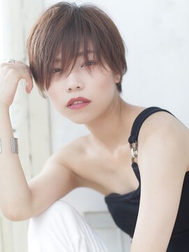 ブティック(boutique) 媚びない女性らしさが薫るマニッシュショート