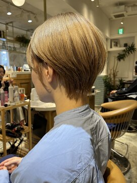 ロンド シャルム 吉祥寺(Lond charme) 横顔も可愛いハイトーンショート