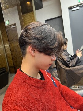 リード(REEED) 前下がりセンターパートスタイル