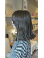 ココモ(KOKOMO) 【 NINA 】ワンカラー/透明感/オリーブグレーアッシュ