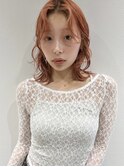 ミディアムレイヤー顔周りブリーチハイトーンオレンジピンク暖色