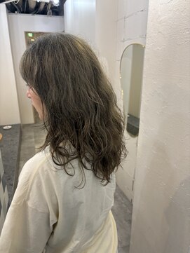 ロア 四条河原町店(LoRE) お洒落を楽しく！モスグリーンカラー/