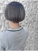 【グレージュアッシュ × ショートボブ】