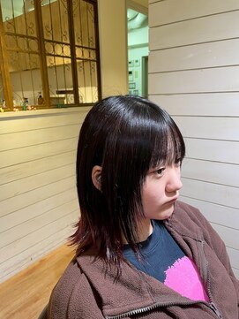 ハチマルハチ エアー 向ヶ丘遊園店(808 air) 外ハネミディアムとワインレッド裾カラー、顔まわりレイヤー入り