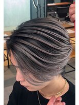 サロウィン 下北沢(SALOWIN) コントラスト感あるグレーのシャドールーツ