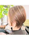 ショートボブ