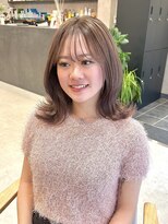 ヘイリー(HAILEY)&nbsp;大人かわいいレイヤー×くびれレイヤー×グレージュカラー