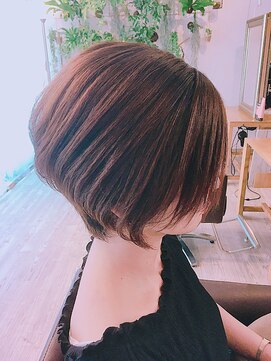 ウィービーパセリ atre川越店(WE BE PARSLEY) 長めのタイトバングで大人小顔ショート    担当 黒岩 明子