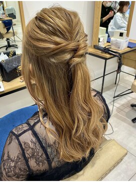 アリーナ 船橋日大前店(arena) ハーフアップアレンジ