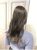 オリーブグレージュカラー