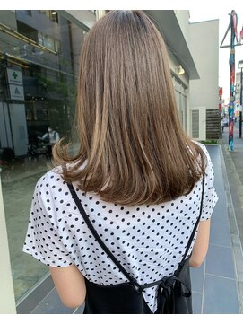 レックス ロア(REX LORE) 小顔外ハネミディアムアッシュ