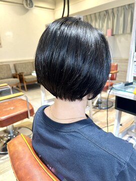 ネオリーブサイン 大森店(Neolive sign) 自然な丸みのショートボブ　ブルーブラック　【大森】