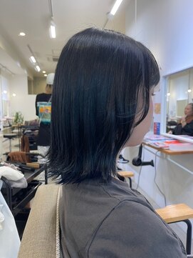 ウルラボ(ULULABO) ミディアム外はねスタイル