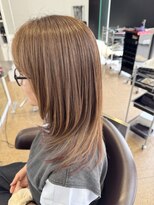 レッド(ReD) 白髪ぼかし/白髪ぼかしハイライト/脱白髪染め/金沢/髪質改善