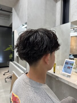 エムクール(M,cooL) シャドウパーマ刈り上げマッシュ