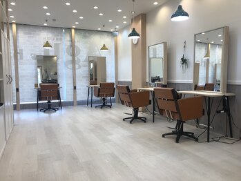 Agu hair cherie 近江八幡店【アグ ヘアー シェリー】