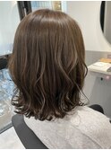 暗くしたくない方◎明るくても艶と落ち着きのあるベージュカラー