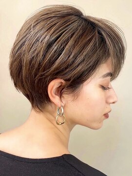 ビュートリアム 梅田(BEAUTRIUM) 耳に掛けれる/ハンサムショート/20代/30代/梅田