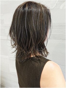 アオカマクラ(a-o Kamakura) グレージュ x ハイライトカラー*脱白髪染め