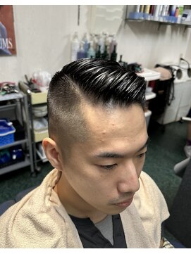 センス 大井町店 アシンメトリーフェードカット