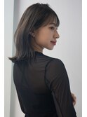 20代30代40代大人女性のくびれミディアム×透明感アッシュカラー