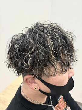 フリック(FLiC) メンズメッシュ×ツイストスパイラルパーマ