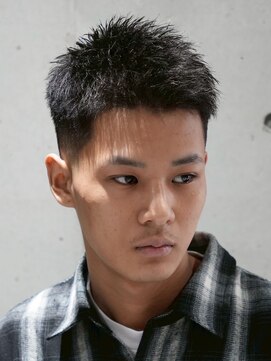 MEN'S/アップバングショート×スキンフェード/短髪