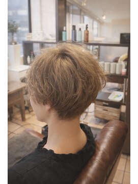美容室 オハナ(Ohana) 白髪を活かす大人ハイトーンショート
