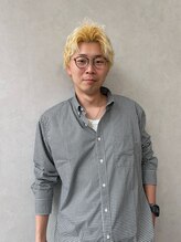こなれ感×黄金比率の小顔カットで自然と笑顔になるヘアを。月間指名人数300名以上の実績。代表、高野哲広