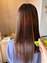 シー 岡崎(,SHE)&nbsp;カーキベージュニュアンスカラー顔周りカットロングヘア