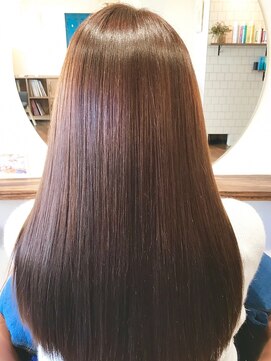 エルア(elua) うる艶ストレート