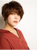 重めスタイルが大人かわいいカーリーマニッシュショート
