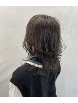 ジーナ 新宿(Zina) グレージュ