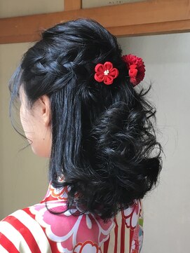 美容室 ティンカーベル 袴 ハーフアップ