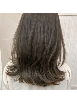 ナンバー イル デュッカ 札幌(N° il duca) 大人かわいいくびれミディラベンダーインナーカラー