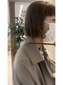 あご上でつくるハイトーンボブ