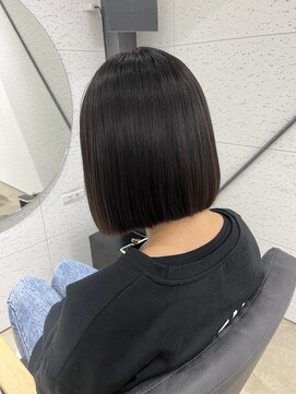 ビーヒアナウ N゜03 金沢駅西店(BE HERE NOW) 【bob/あご下ボブ/前下がりボブ/切りっぱなし】