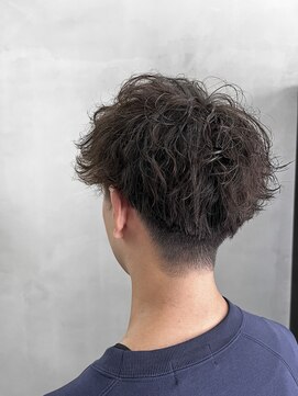 フェリア 松山(Feria) 波巻きパーマ 深田和也